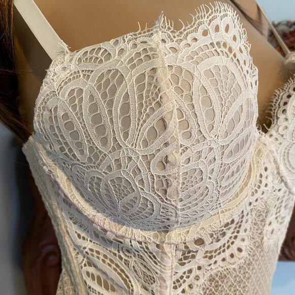 Victoria's Secret Lace Bustier 36C - Picture 3 of 6
